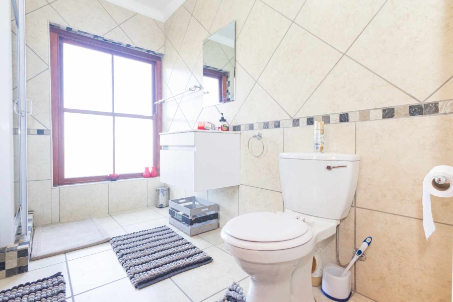 4 Bedroom Property for Sale in Panorama Western Cape
